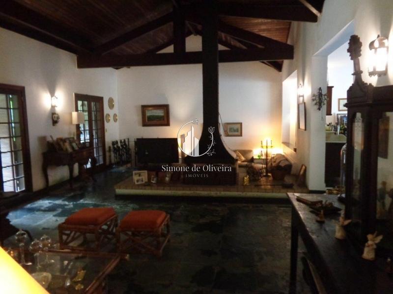 Comprar Casa em Itaipava, Petrópolis/RJ - Simone de Oliveira Imóveis