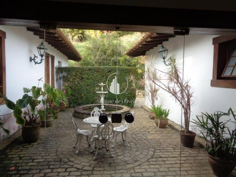 Comprar Casa em Itaipava, Petrópolis/RJ - Simone de Oliveira Imóveis