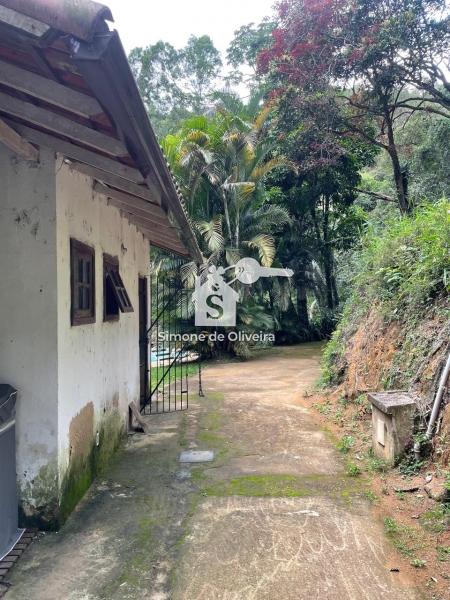 Comprar Casa em Araras, Petrópolis/RJ - Simone de Oliveira Imóveis