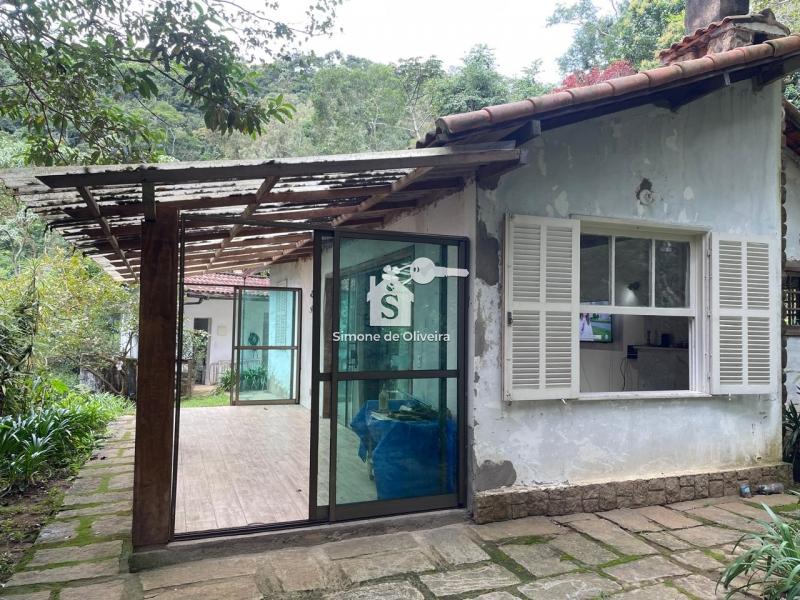 Comprar Casa em Araras, Petrópolis/RJ - Simone de Oliveira Imóveis