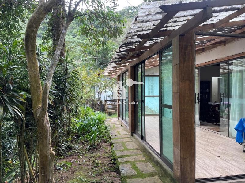 Comprar Casa em Araras, Petrópolis/RJ - Simone de Oliveira Imóveis