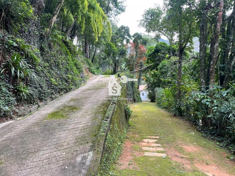 Comprar Casa em Araras, Petrópolis/RJ - Simone de Oliveira Imóveis