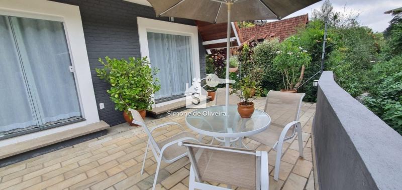 Comprar Casa em Itaipava, Petrópolis/RJ - Simone de Oliveira Imóveis