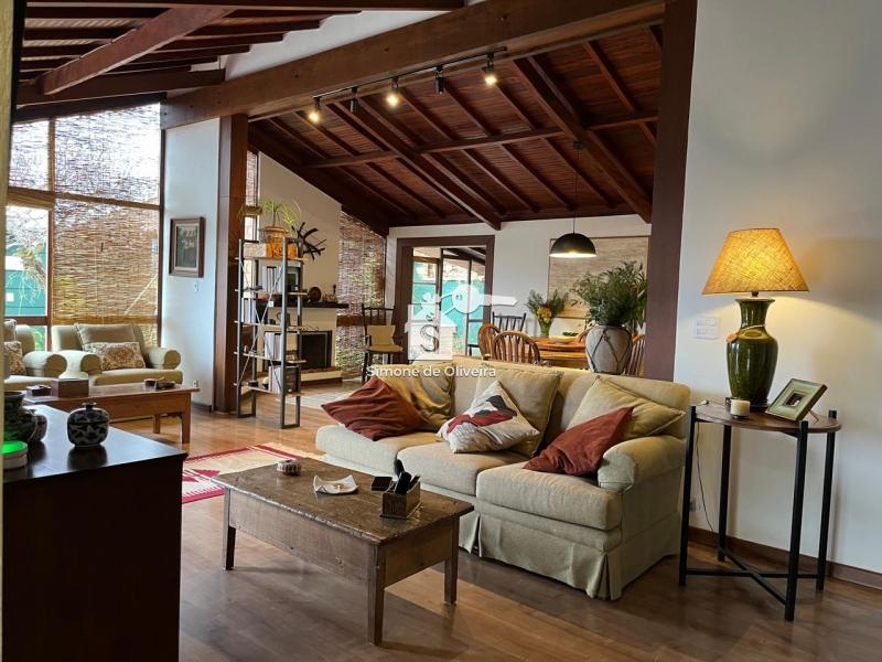 Comprar Casa em Araras, Petrópolis/RJ - Simone de Oliveira Imóveis