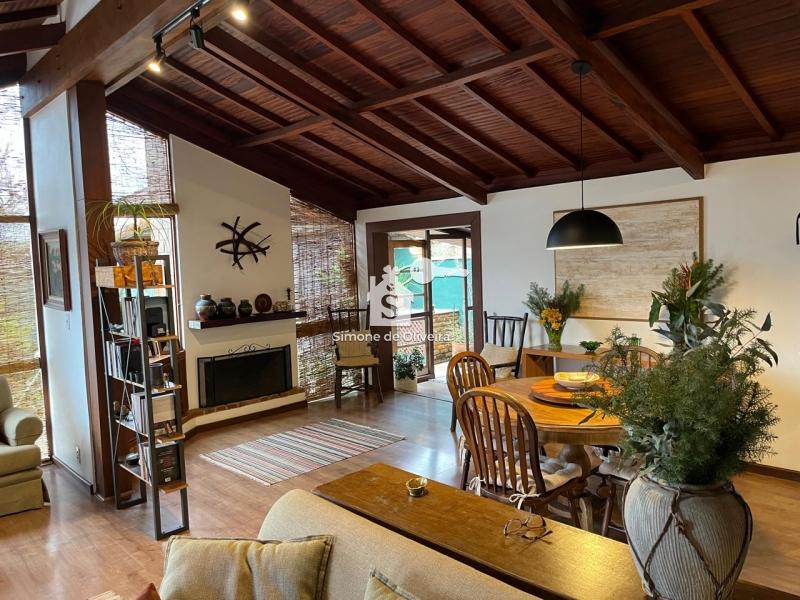 Comprar Casa em Araras, Petrópolis/RJ - Simone de Oliveira Imóveis