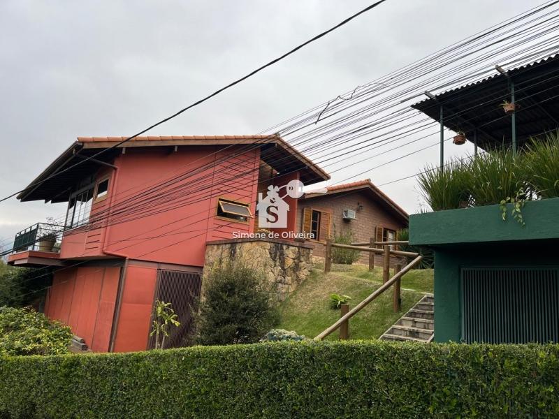 Comprar Casa em Araras, Petrópolis/RJ - Simone de Oliveira Imóveis
