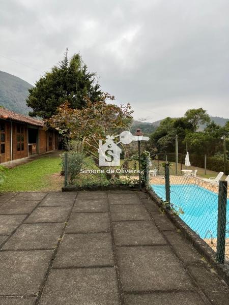 Comprar Casa em Araras, Petrópolis/RJ - Simone de Oliveira Imóveis