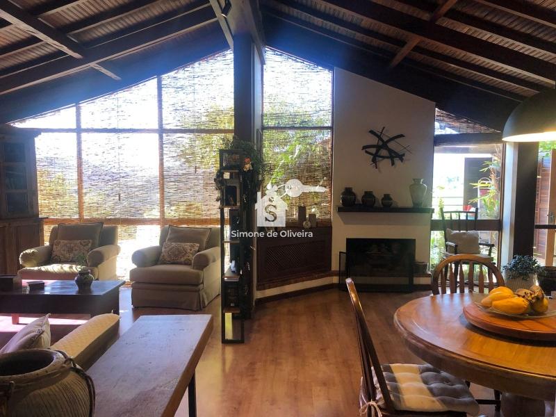 Comprar Casa em Araras, Petrópolis/RJ - Simone de Oliveira Imóveis