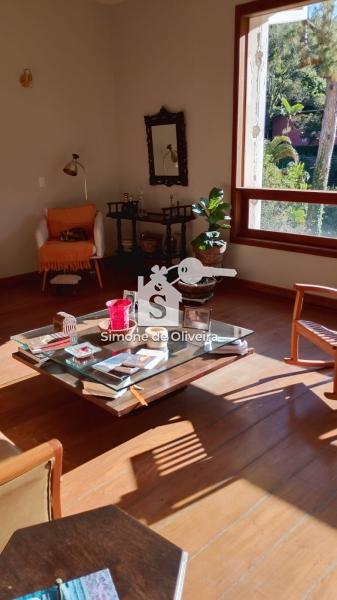 Comprar Casa em Itaipava, Petrópolis/RJ - Simone de Oliveira Imóveis