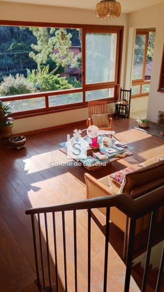 Comprar Casa em Itaipava, Petrópolis/RJ - Simone de Oliveira Imóveis