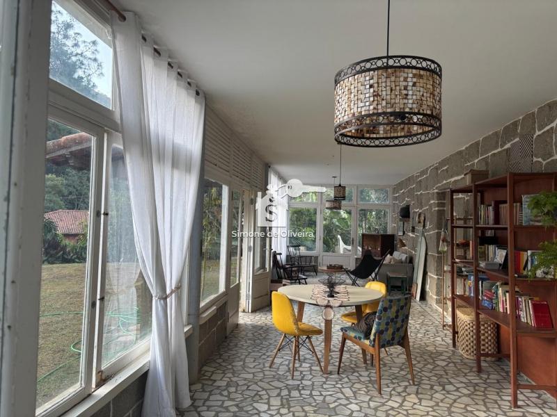Comprar Casa em Itaipava, Petrópolis/RJ - Simone de Oliveira Imóveis