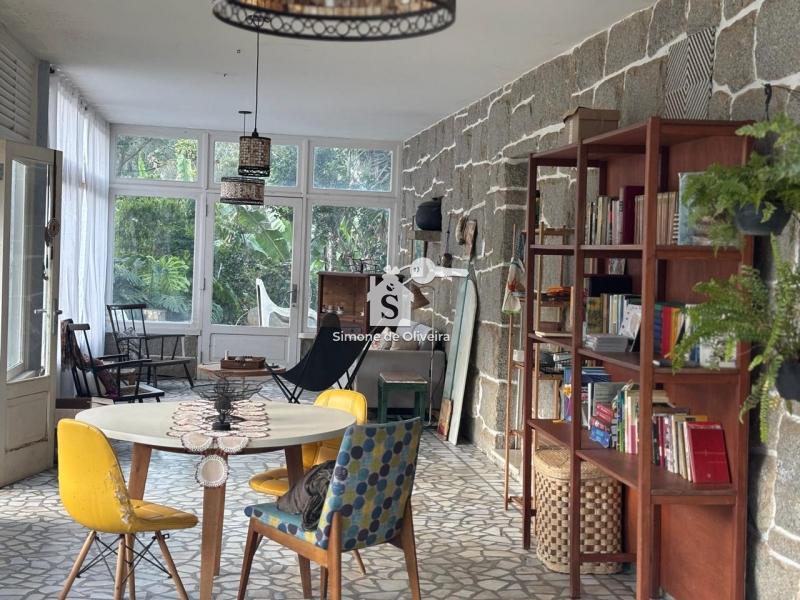 Comprar Casa em Itaipava, Petrópolis/RJ - Simone de Oliveira Imóveis