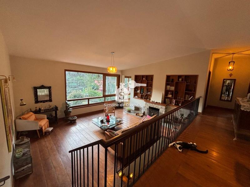 Comprar Casa em Itaipava, Petrópolis/RJ - Simone de Oliveira Imóveis