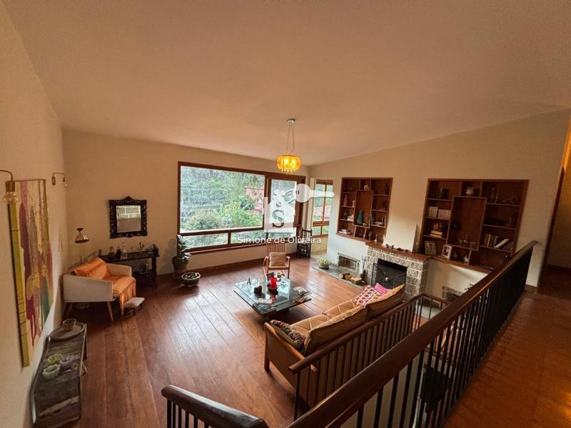 Comprar Casa em Itaipava, Petrópolis/RJ - Simone de Oliveira Imóveis