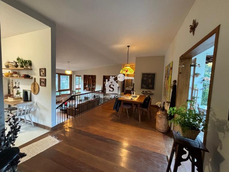 Comprar Casa em Itaipava, Petrópolis/RJ - Simone de Oliveira Imóveis