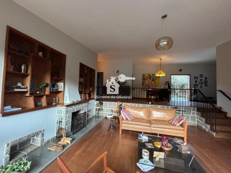 Comprar Casa em Itaipava, Petrópolis/RJ - Simone de Oliveira Imóveis