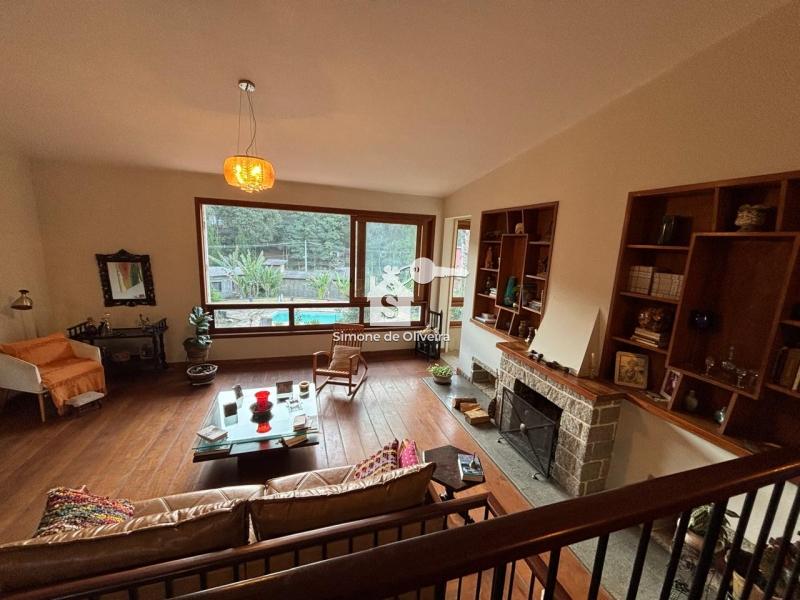 Comprar Casa em Itaipava, Petrópolis/RJ - Simone de Oliveira Imóveis