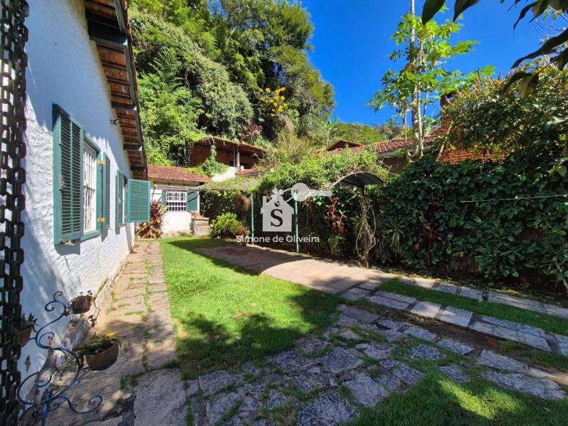 Comprar Casa em Itaipava, Petrópolis/RJ - Simone de Oliveira Imóveis
