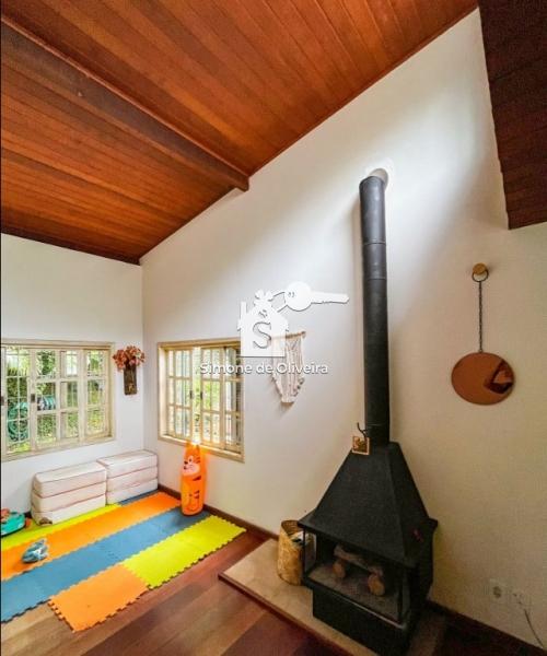 Comprar Casa em Itaipava, Petrópolis/RJ - Simone de Oliveira Imóveis