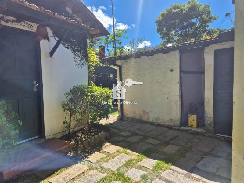 Comprar Casa em Itaipava, Petrópolis/RJ - Simone de Oliveira Imóveis