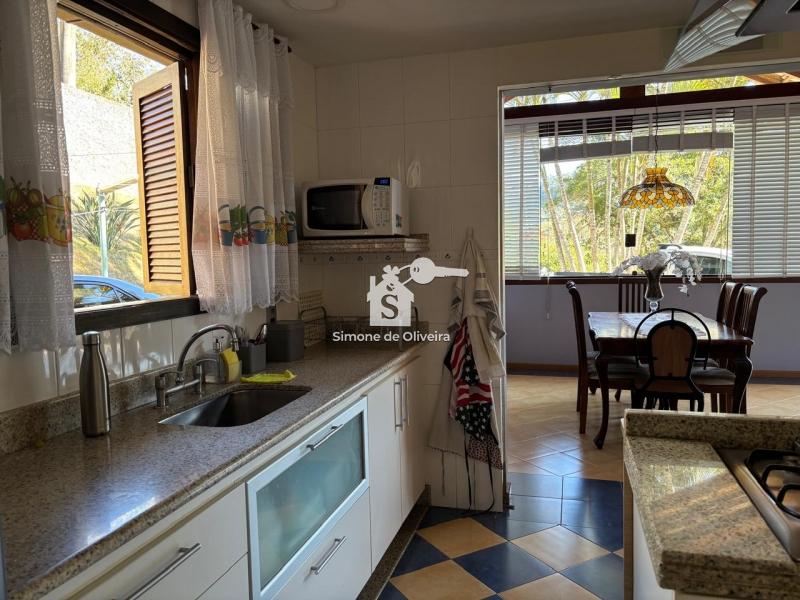 Comprar Casa em Itaipava, Petrópolis/RJ - Simone de Oliveira Imóveis