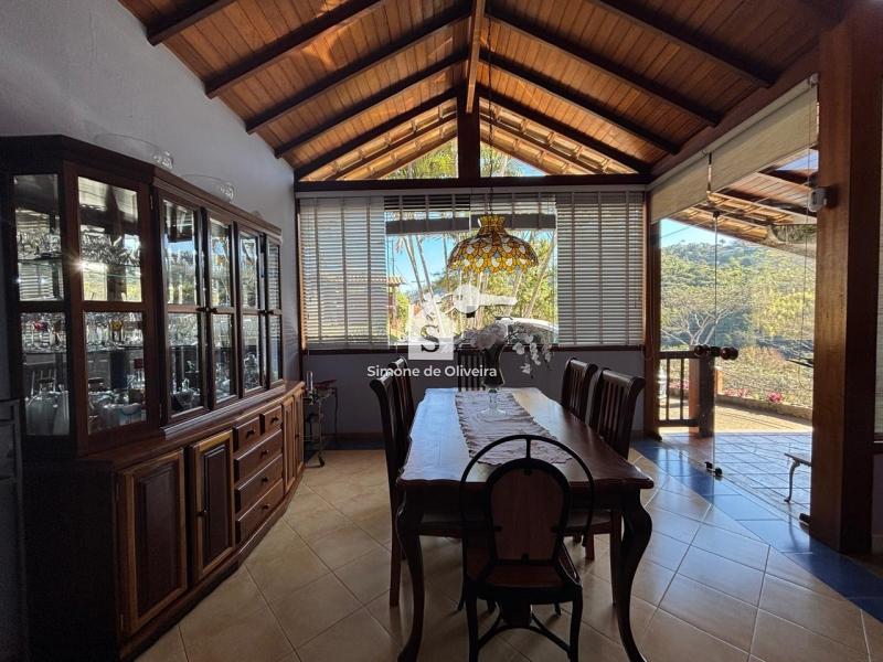 Comprar Casa em Itaipava, Petrópolis/RJ - Simone de Oliveira Imóveis