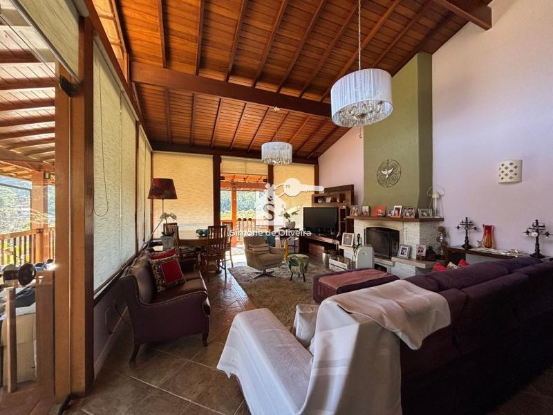 Comprar Casa em Itaipava, Petrópolis/RJ - Simone de Oliveira Imóveis