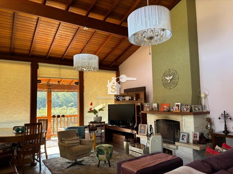 Comprar Casa em Itaipava, Petrópolis/RJ - Simone de Oliveira Imóveis