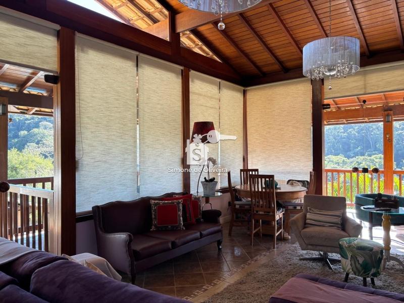 Comprar Casa em Itaipava, Petrópolis/RJ - Simone de Oliveira Imóveis