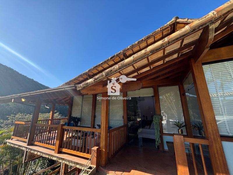 Comprar Casa em Itaipava, Petrópolis/RJ - Simone de Oliveira Imóveis