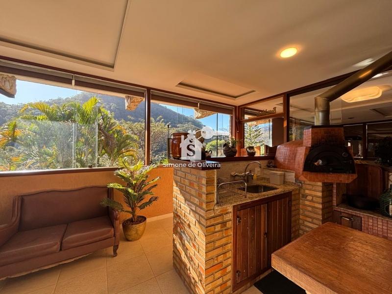 Comprar Casa em Itaipava, Petrópolis/RJ - Simone de Oliveira Imóveis