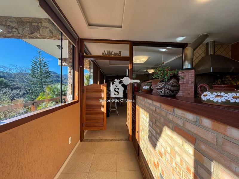 Comprar Casa em Itaipava, Petrópolis/RJ - Simone de Oliveira Imóveis