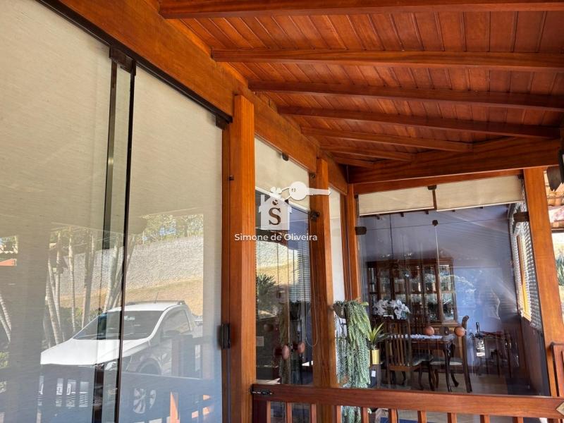 Comprar Casa em Itaipava, Petrópolis/RJ - Simone de Oliveira Imóveis