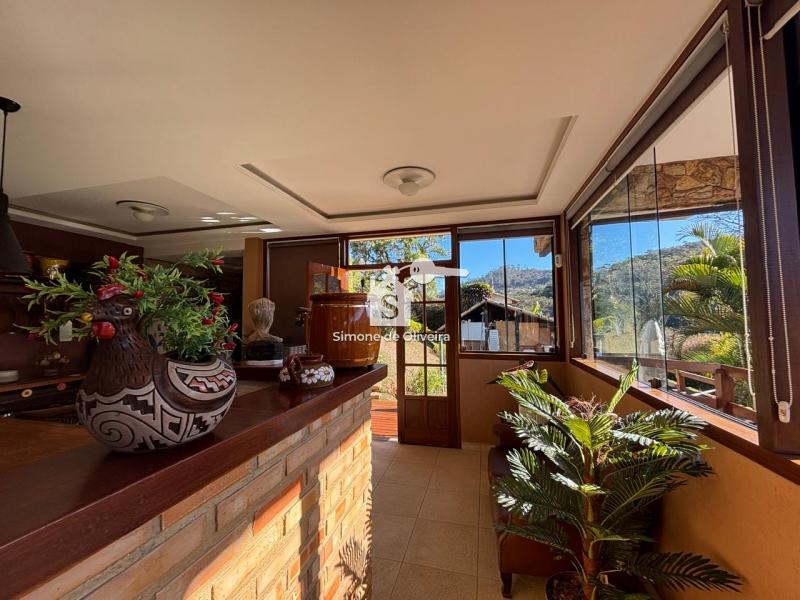 Comprar Casa em Itaipava, Petrópolis/RJ - Simone de Oliveira Imóveis