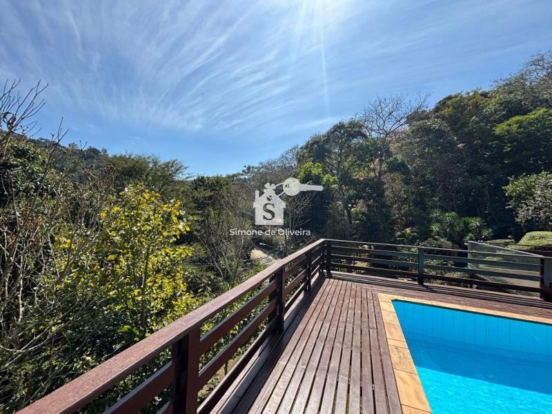 Comprar Casa em Itaipava, Petrópolis/RJ - Simone de Oliveira Imóveis