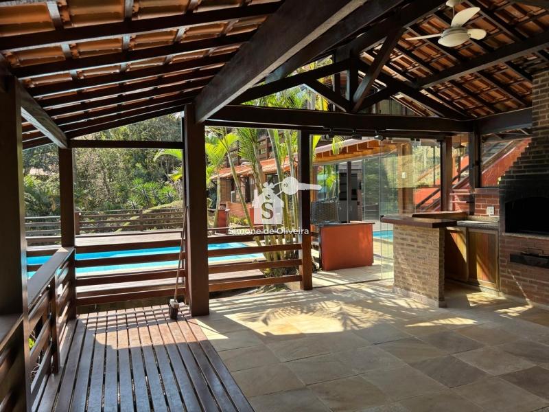 Comprar Casa em Itaipava, Petrópolis/RJ - Simone de Oliveira Imóveis
