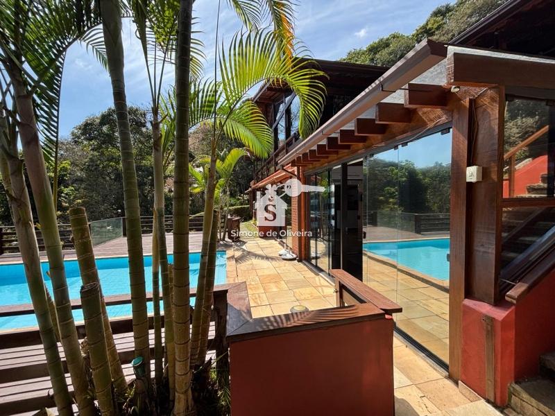 Comprar Casa em Itaipava, Petrópolis/RJ - Simone de Oliveira Imóveis