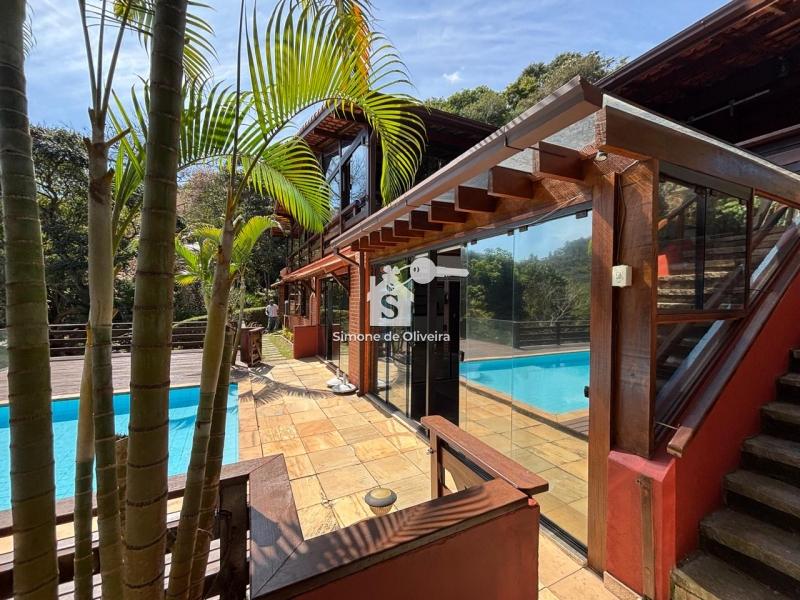 Comprar Casa em Itaipava, Petrópolis/RJ - Simone de Oliveira Imóveis