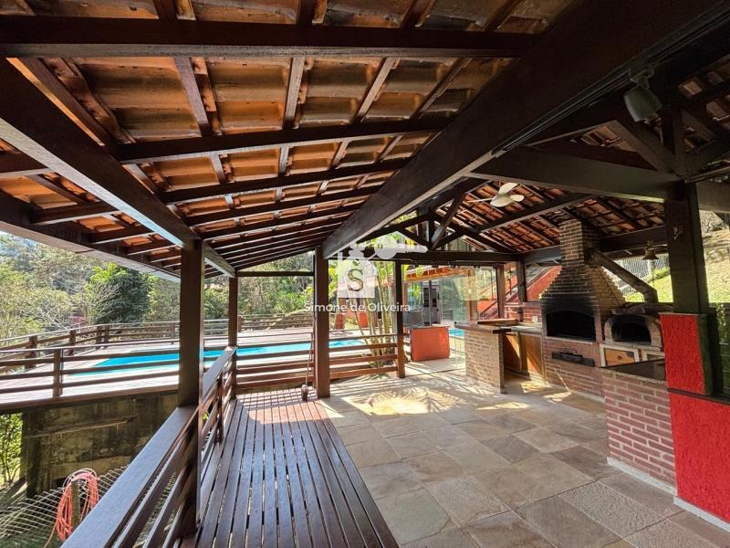 Comprar Casa em Itaipava, Petrópolis/RJ - Simone de Oliveira Imóveis