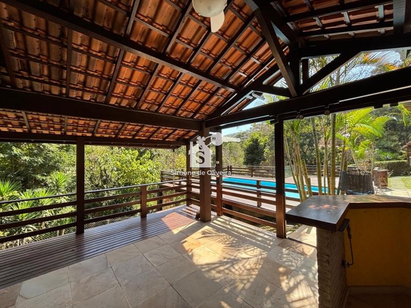 Comprar Casa em Itaipava, Petrópolis/RJ - Simone de Oliveira Imóveis