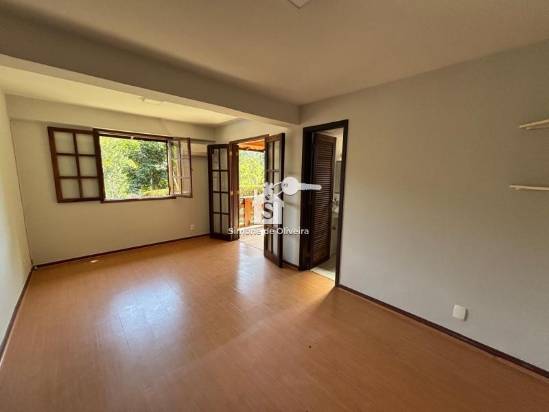 Comprar Casa em Itaipava, Petrópolis/RJ - Simone de Oliveira Imóveis