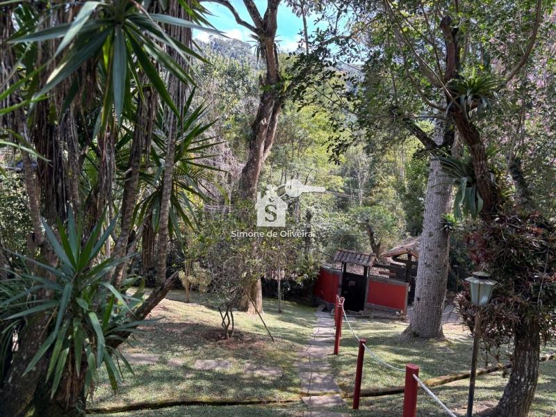 Comprar Casa em Itaipava, Petrópolis/RJ - Simone de Oliveira Imóveis