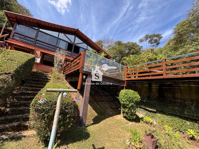 Comprar Casa em Itaipava, Petrópolis/RJ - Simone de Oliveira Imóveis