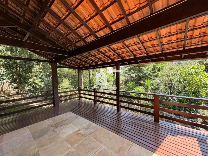 Comprar Casa em Itaipava, Petrópolis/RJ - Simone de Oliveira Imóveis