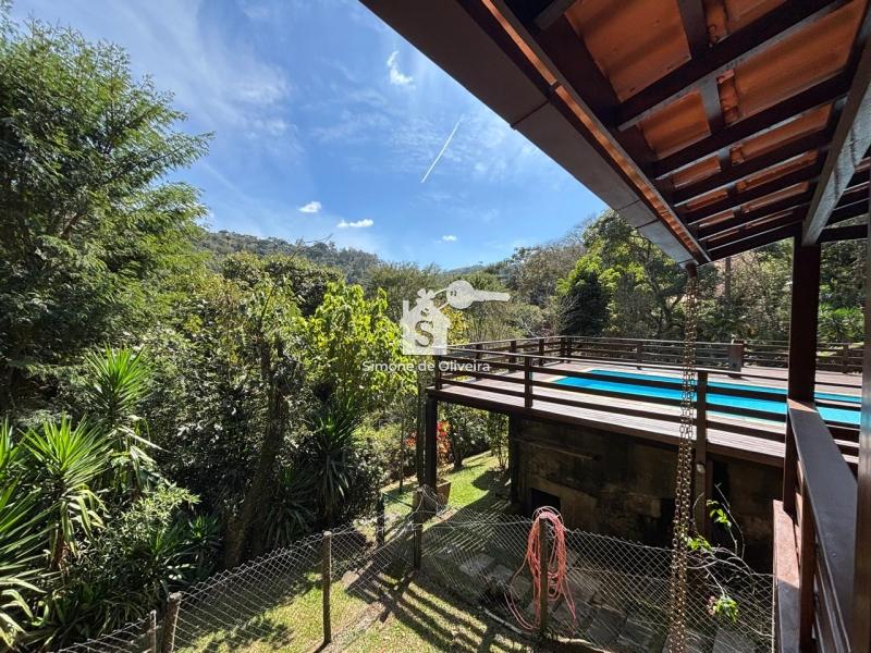 Comprar Casa em Itaipava, Petrópolis/RJ - Simone de Oliveira Imóveis