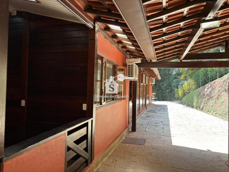 Comprar Casa em Itaipava, Petrópolis/RJ - Simone de Oliveira Imóveis