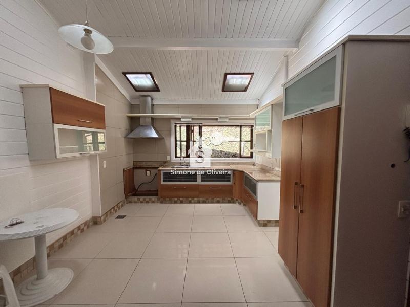 Comprar Casa em Itaipava, Petrópolis/RJ - Simone de Oliveira Imóveis