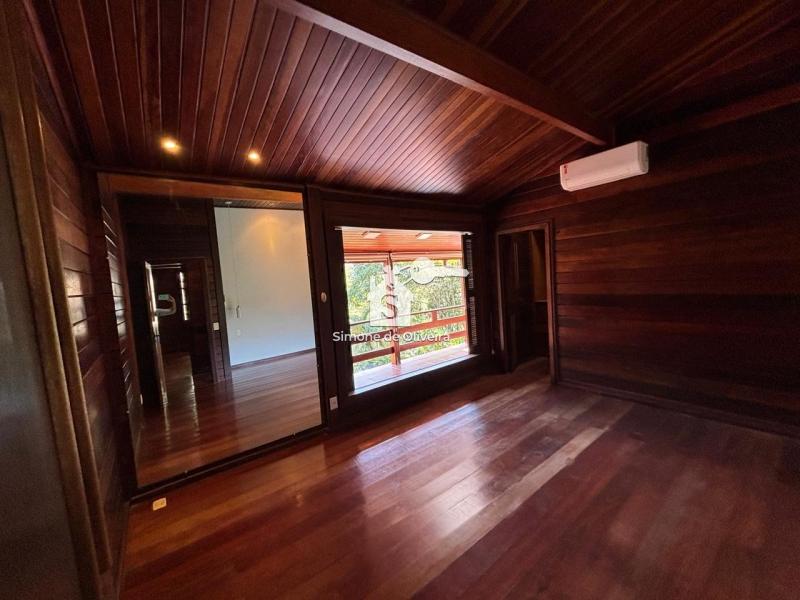 Comprar Casa em Itaipava, Petrópolis/RJ - Simone de Oliveira Imóveis
