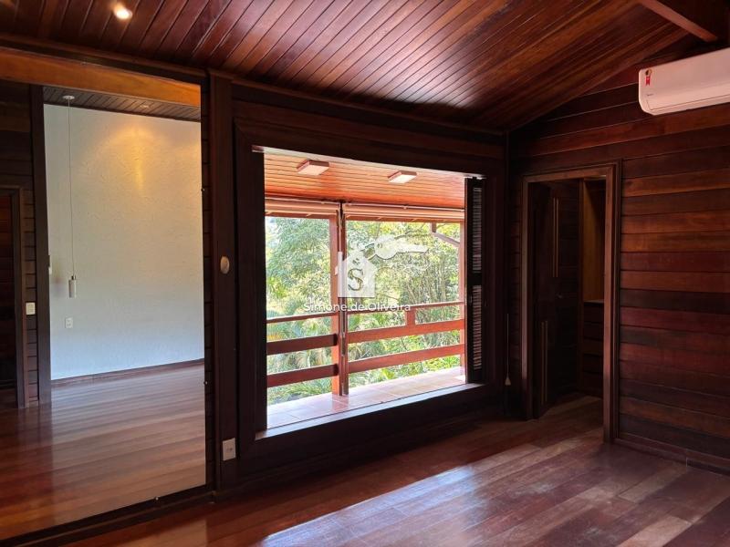 Comprar Casa em Itaipava, Petrópolis/RJ - Simone de Oliveira Imóveis