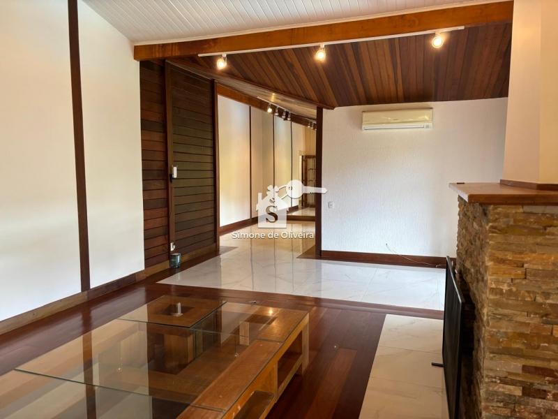 Comprar Casa em Itaipava, Petrópolis/RJ - Simone de Oliveira Imóveis